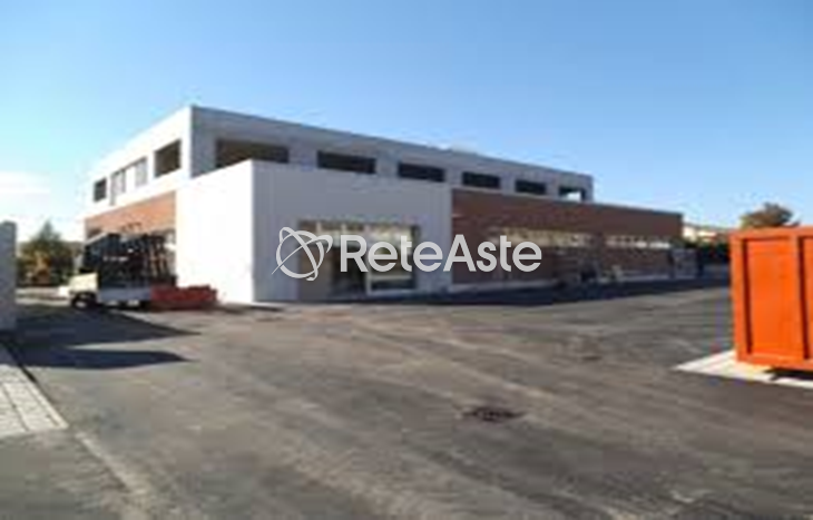 Edificio commerciale - In evidenza su Aste tra privati